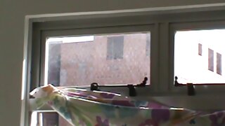 लुआना लानी अपने अधोवस्त्र को उतार रही है सेक्सी बीएफ फुल मूवी