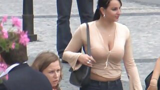 बड़े स्तन के साथ श्यामला सेक्सी पिक्चर हिंदी फुल मूवी उन्हें वेबकैम के सामने सहलाती है
