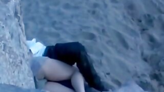 एम्बर उसके वाइब्रेटर का उपयोग कर रही है फुल सेक्सी मूवी वीडियो में